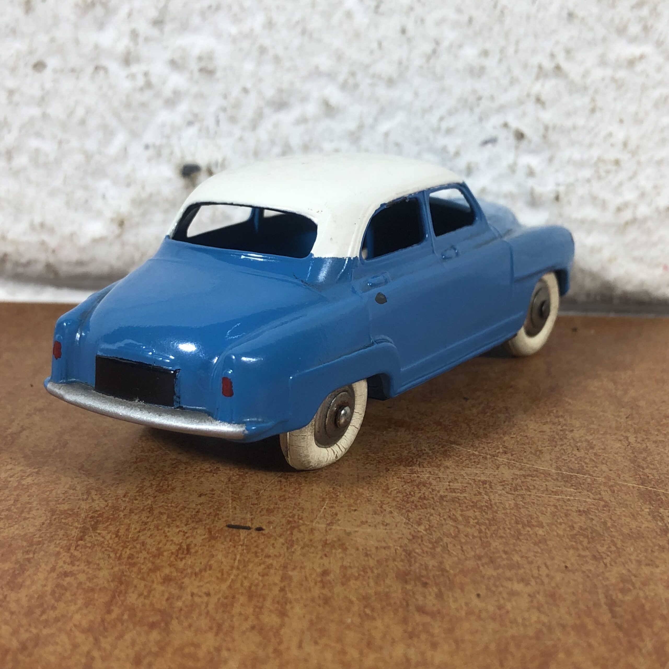 Dinky Toys Simca 9 Aronde 24U – Meccano – Miniature 1:43 Fabriquée En France