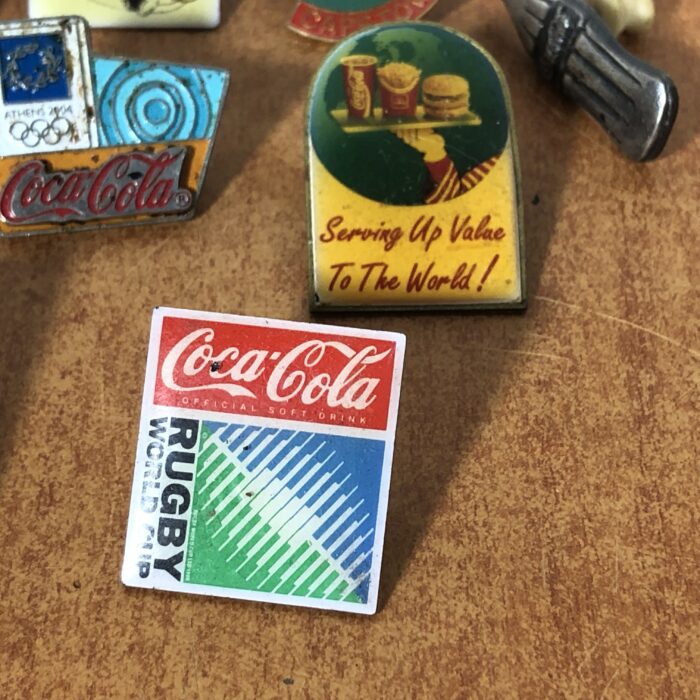 Lot 14: Coca Cola Badges - Image 4