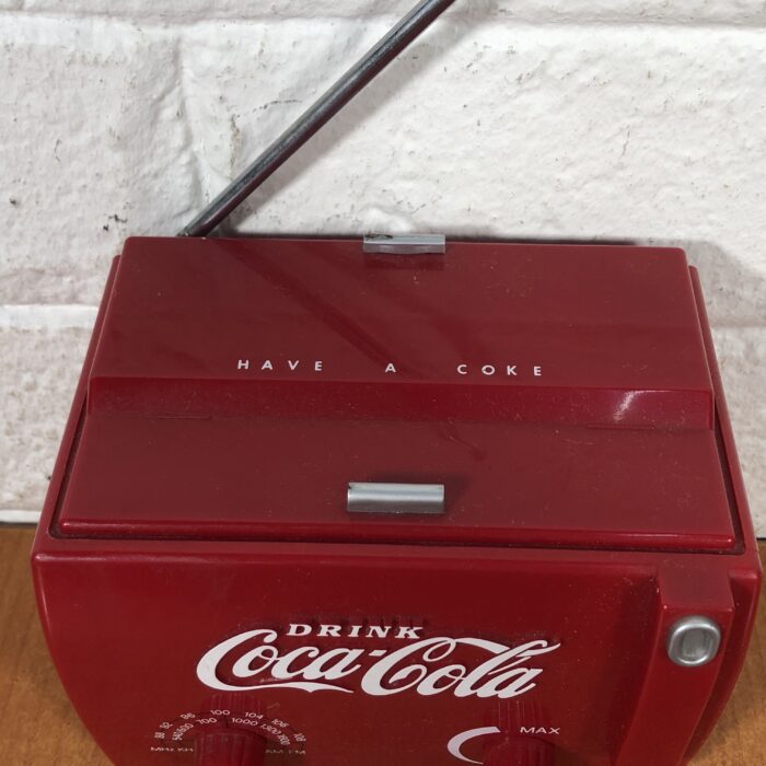 Lot 16: Coca Cola Mini Cooler Radio - Image 2