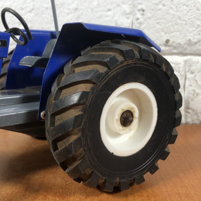 Vintage New Holland Metal Tractor Model - Image 6