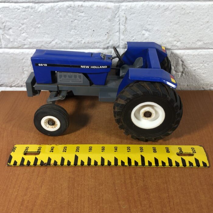 Vintage New Holland Metal Tractor Model - Image 8