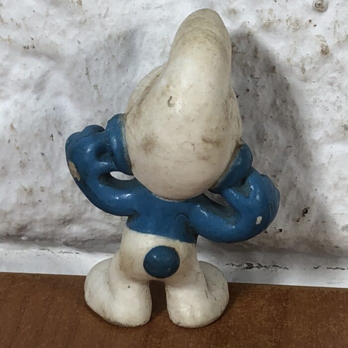 Vintage 1971 Peyo Naughty Smurf Figurine (Made in Hong Kong) - Image 4