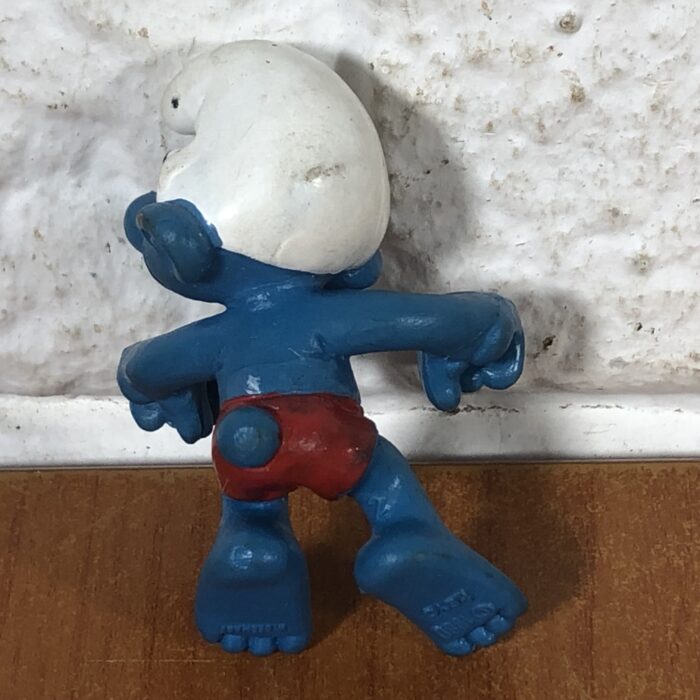 Vintage 1980 Peyo Windsurfer Smurf Figurine (Made in West Germany) - Image 4