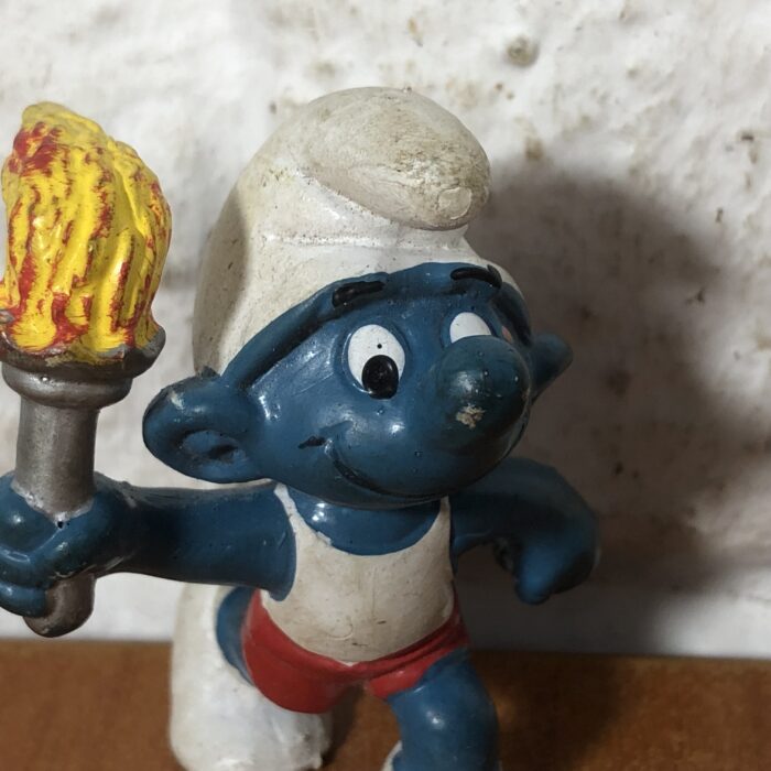 Vintage 1978 Peyo Torchbearer Smurf Figurine (Made in West Germany) - Image 3