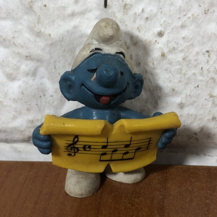 Vintage Peyo Singer Smurf Figurine (Made in Hong Kong)