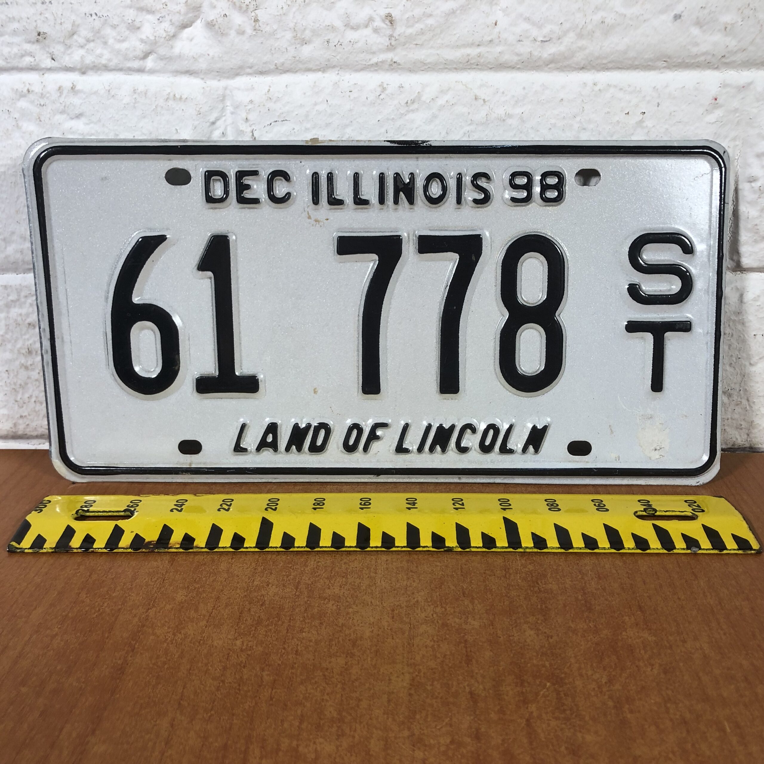 USA 'Illinois' Number Plate - Image 6