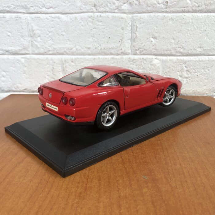 1996 Ferrari 550 Maranello (1:18) - Image 9