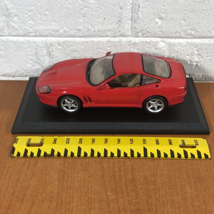 1996 Ferrari 550 Maranello (1:18) - Image 10