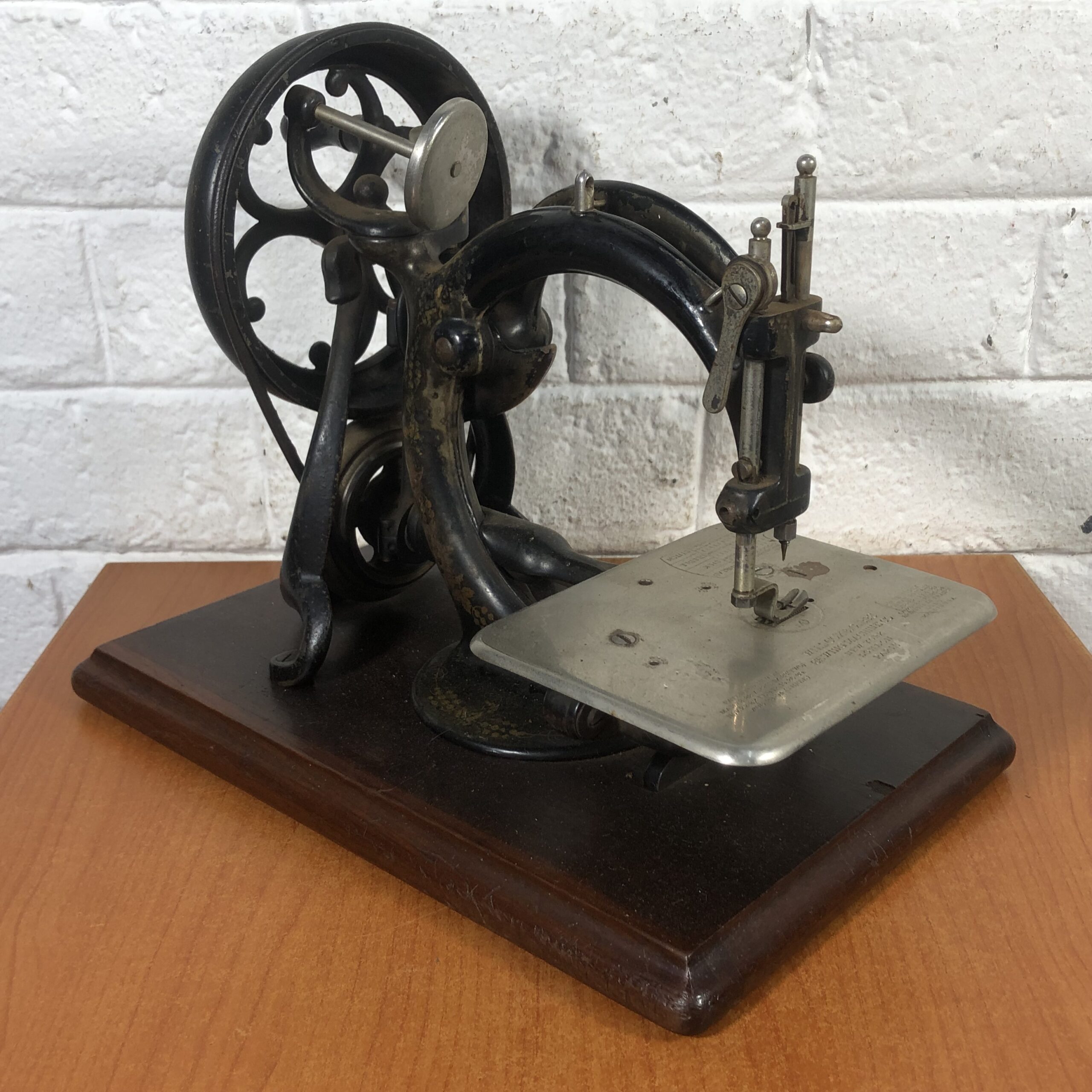 RARE Antique 1880s Wilcox & Gibbs Sewing Machine (Made in USA) - Image 2