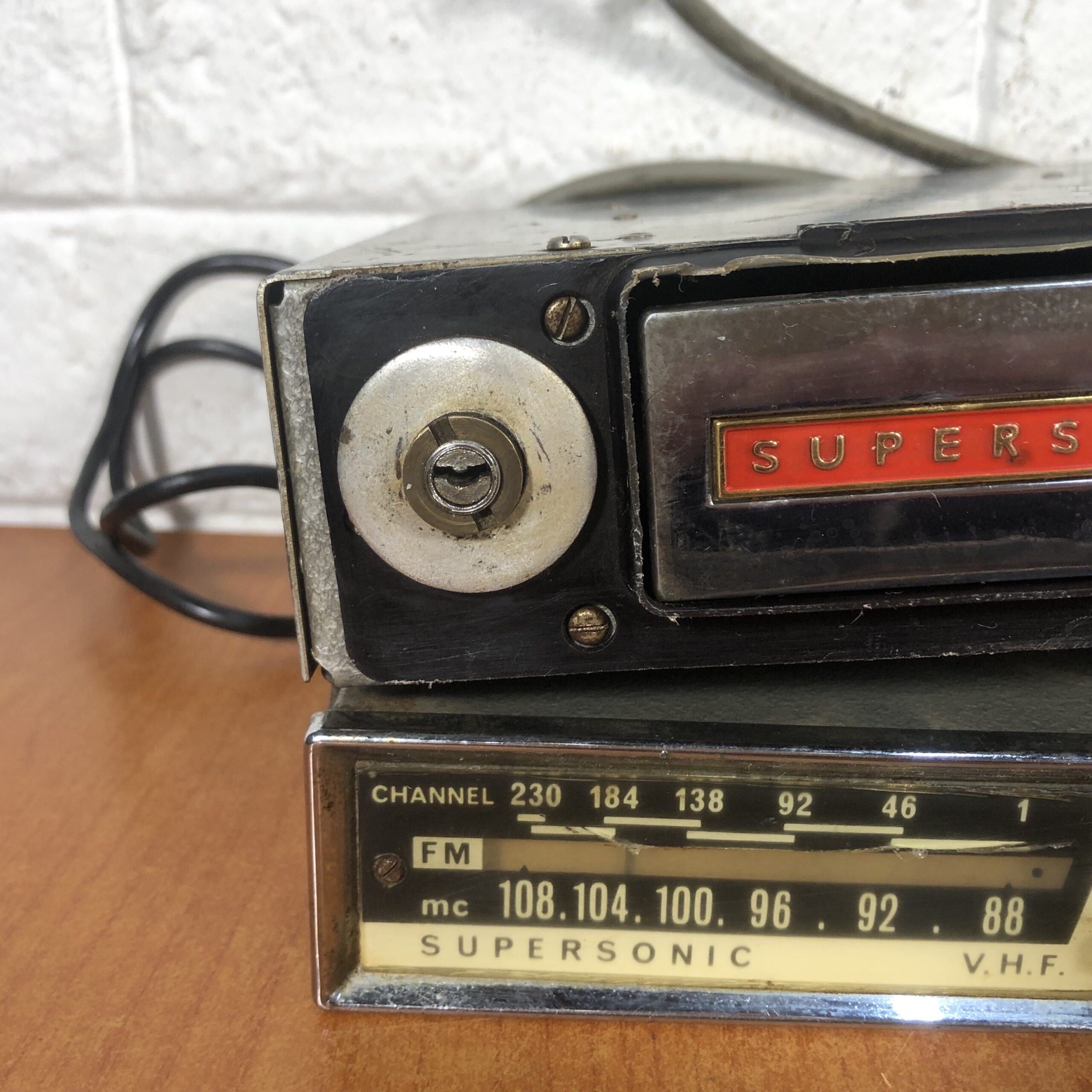 Vintage Car Radios - Image 3