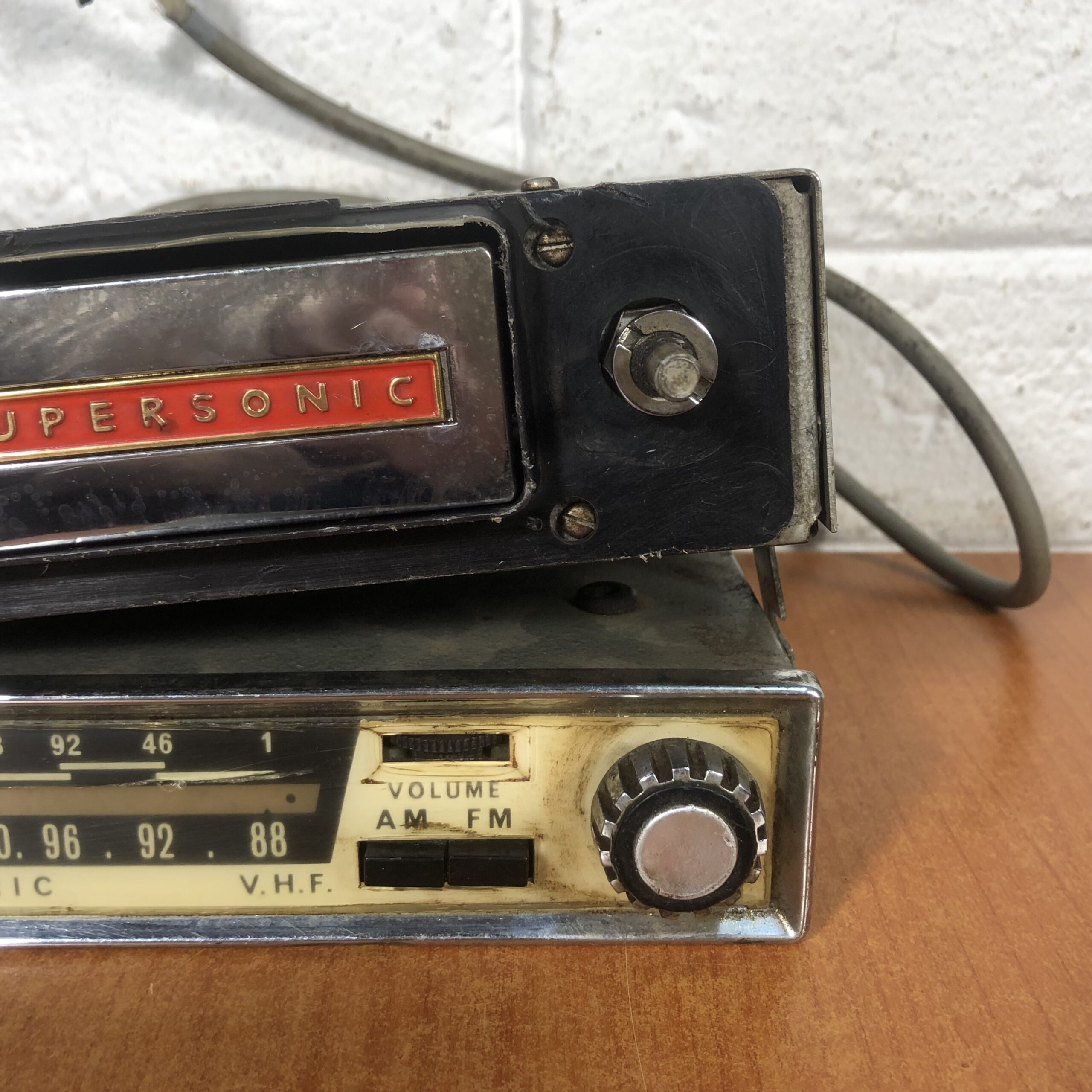 Vintage Car Radios - Image 5