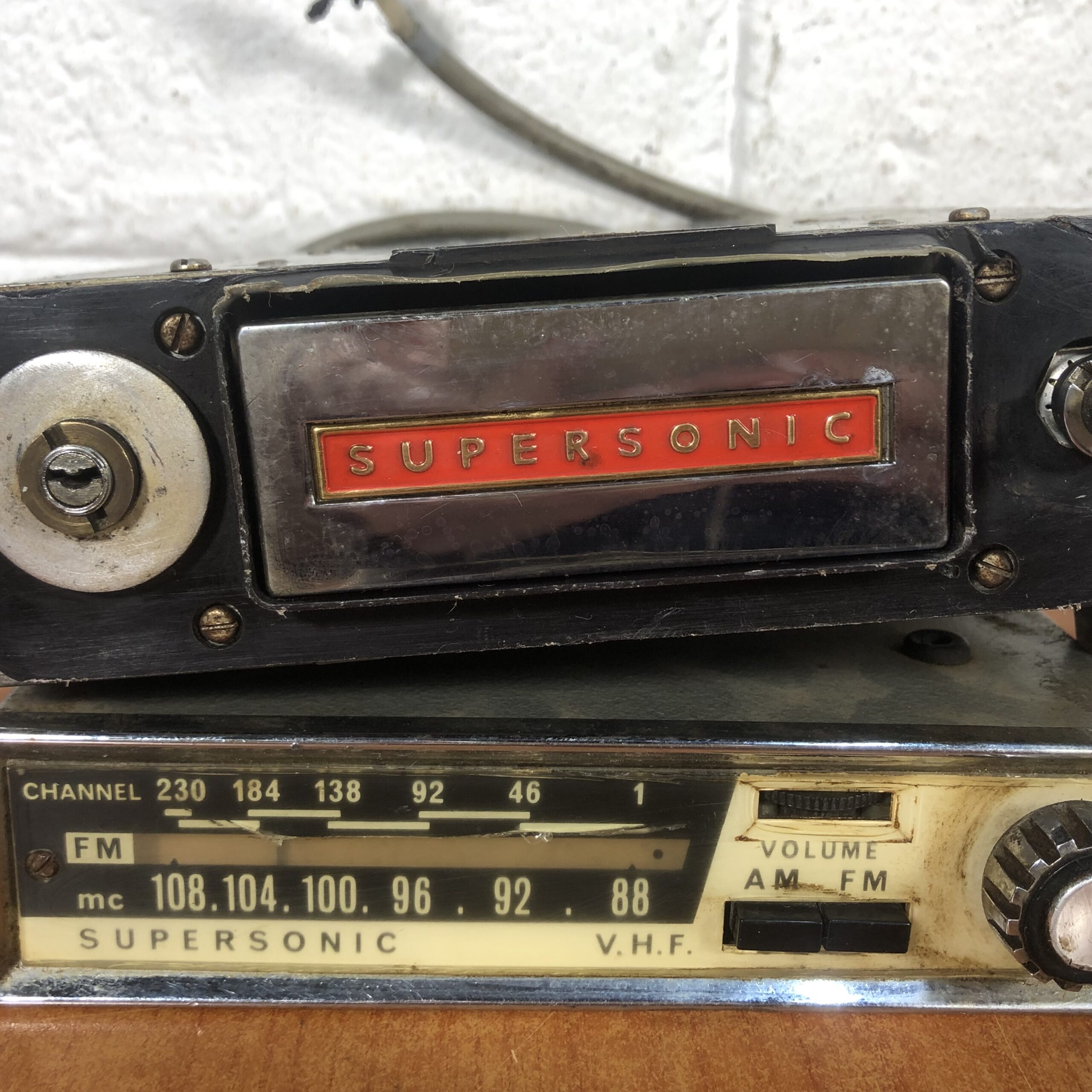 Vintage Car Radios - Image 4