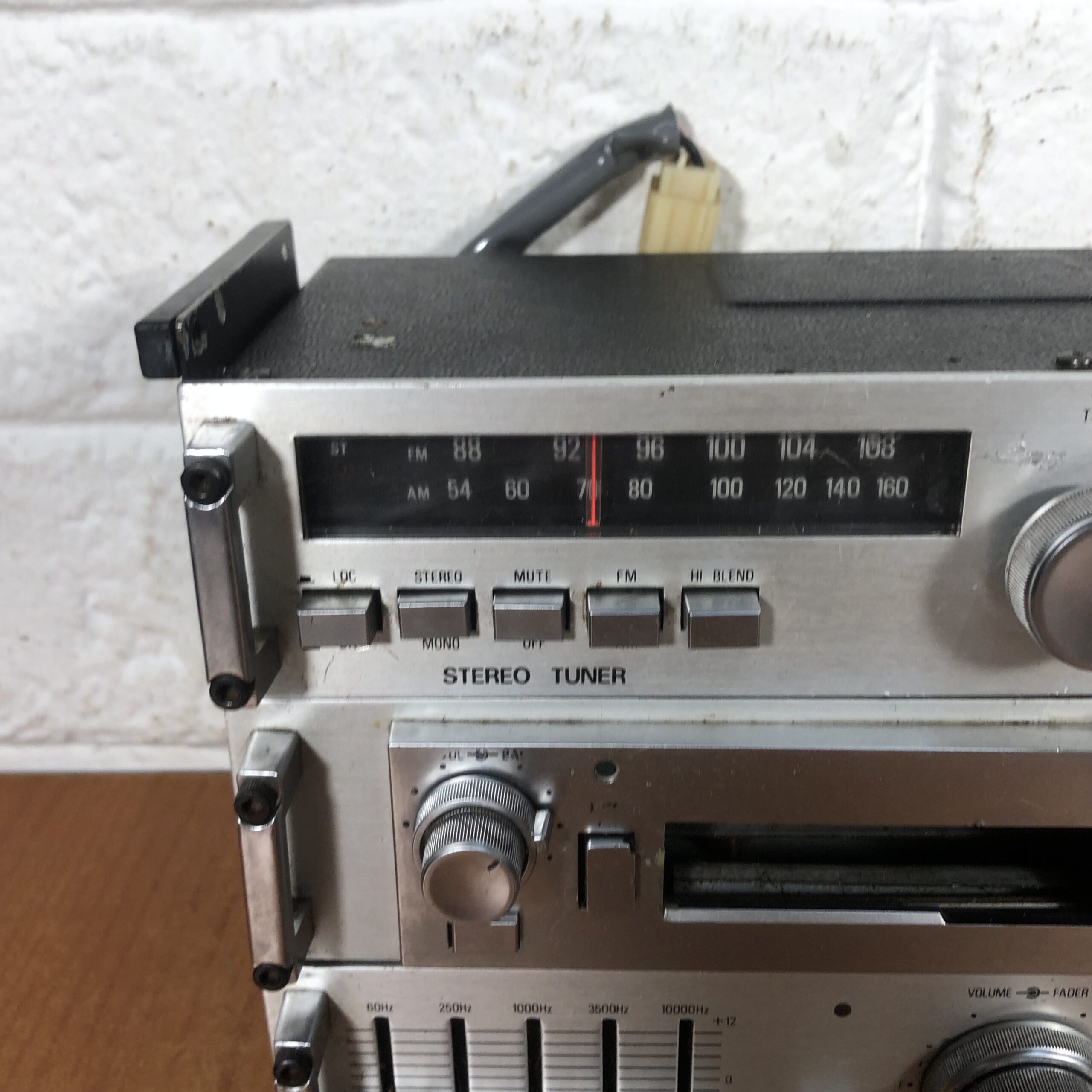 Vintage Car Radios - Image 7