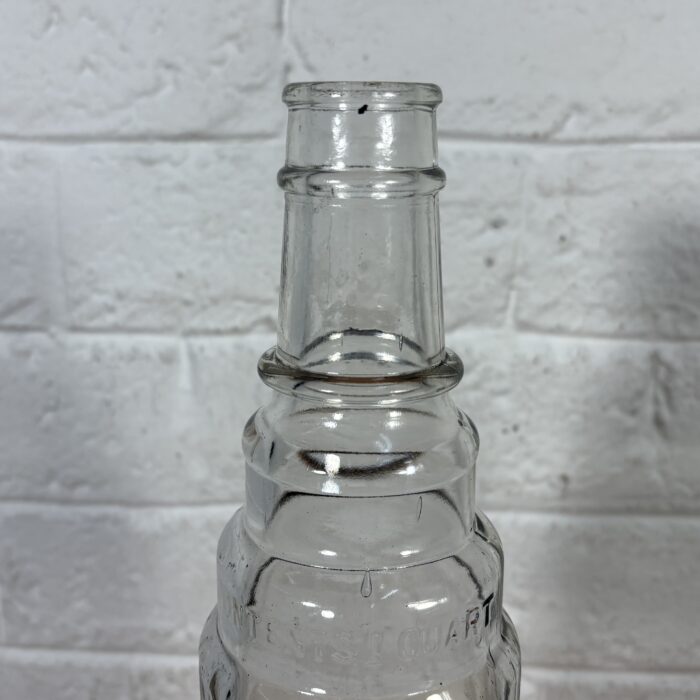 Lot 17: Vintage 1960s Essolube Glass Bottle (1 Quart) ~ Property of Anglo American Oil - Image 2