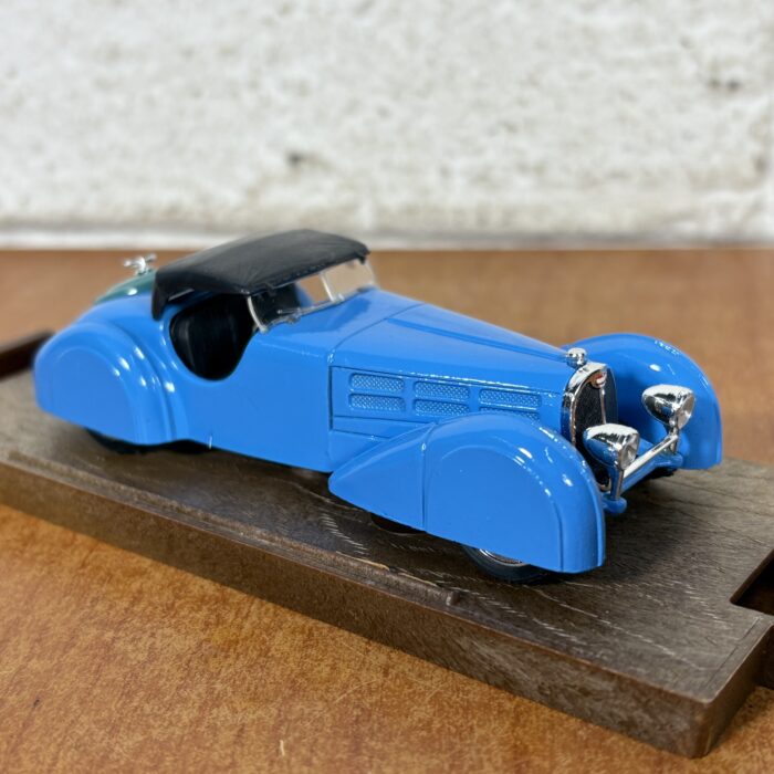 Lot 13: Brumm 1936 Bugatti 57S Roadster (1:43) - Image 3