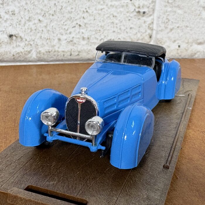 Lot 13: Brumm 1936 Bugatti 57S Roadster (1:43) - Image 4