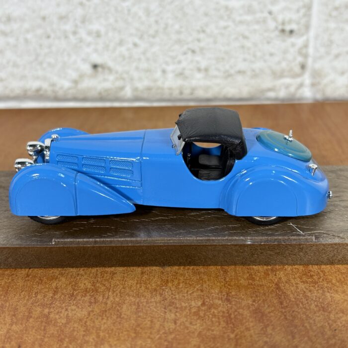 Lot 13: Brumm 1936 Bugatti 57S Roadster (1:43) - Image 5