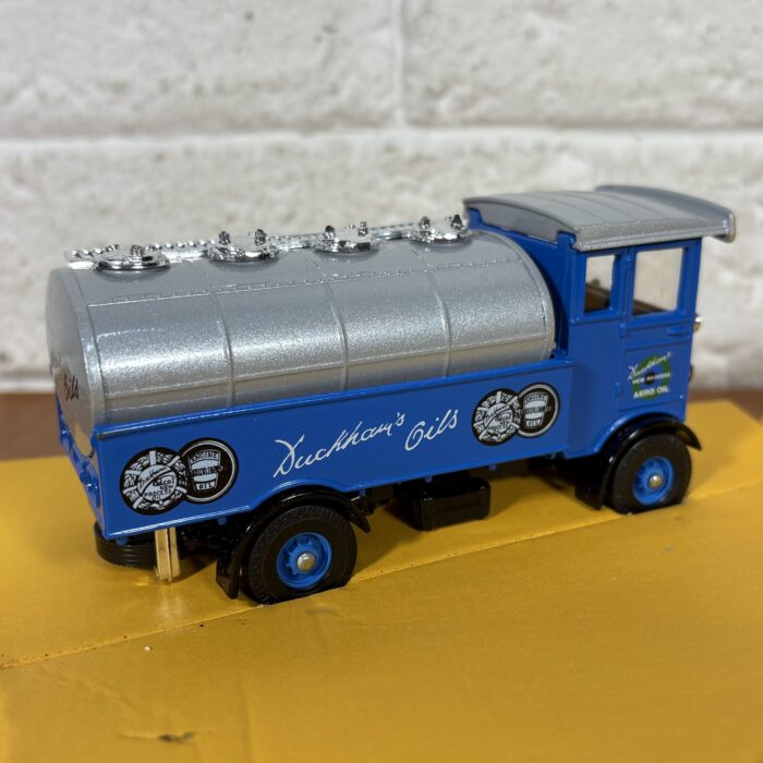 Lot 23: Corgi Classics 'Duckham's Oils' AEC 508 Forward Control 5 Ton Cabover (Made in GT Britain) - Image 6