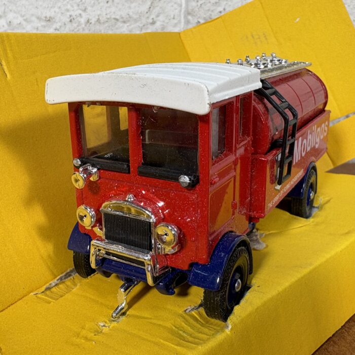 Lot 26: Corgi Classics 'Mobilgas' AEC 508 Forward Control 5 Ton Cabover (Made in GT Britain) - Image 2