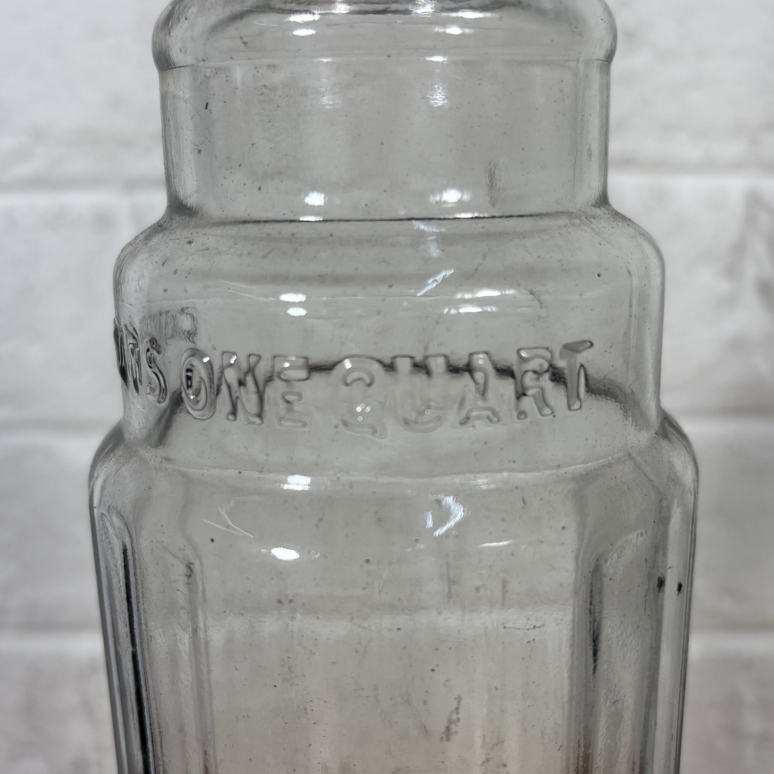 Lot 28: Vintage 1960s Esso Glass Bottle (One Quart) ~ Esso Petroleum Company Ltd. - Image 5