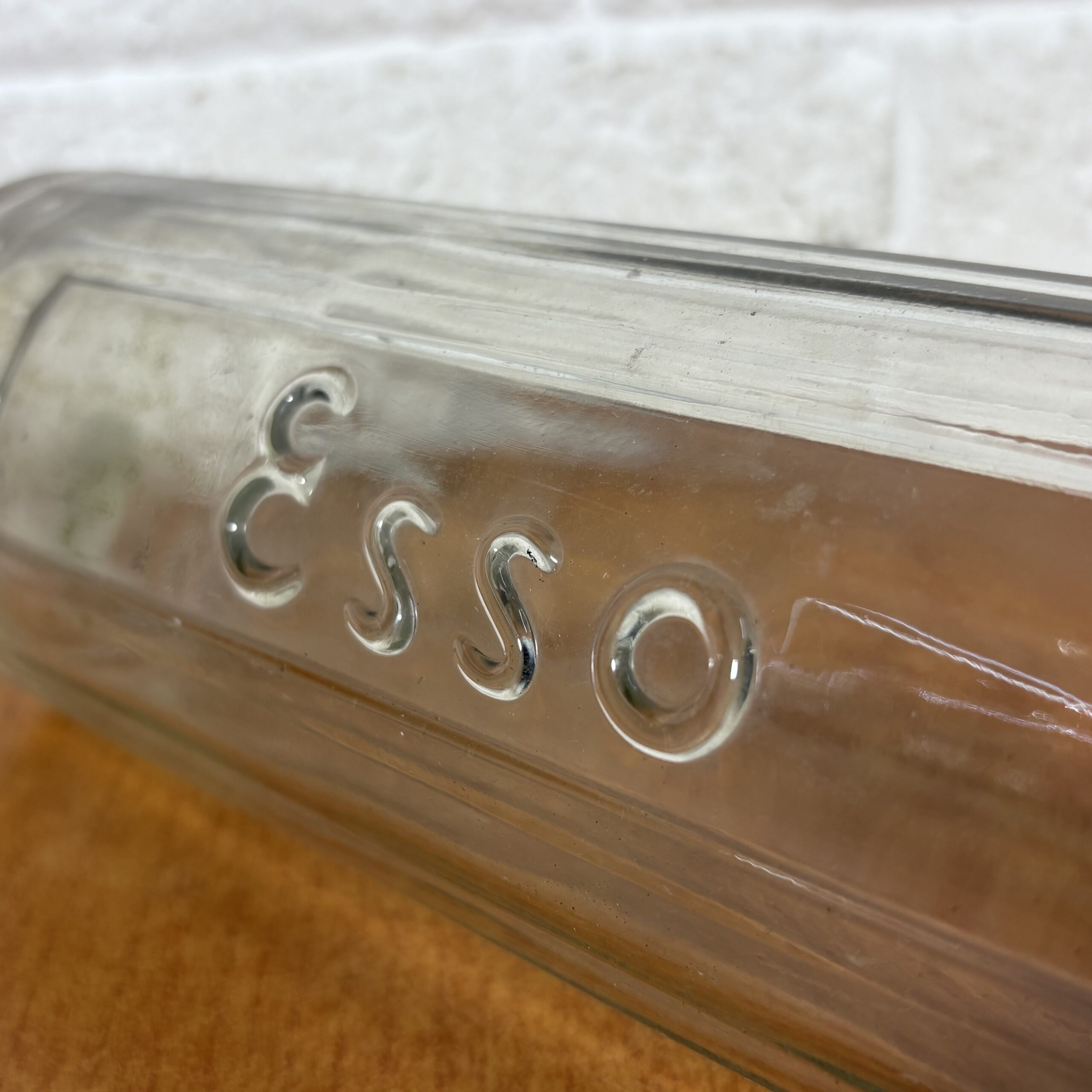 Lot 28: Vintage 1960s Esso Glass Bottle (One Quart) ~ Esso Petroleum Company Ltd. - Image 8