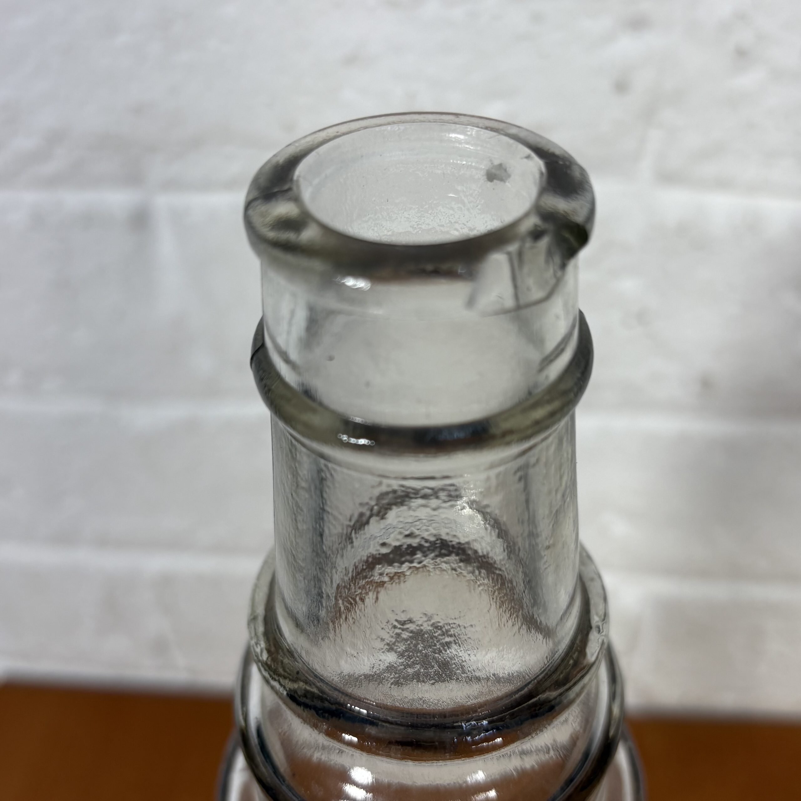 Lot 28: Vintage 1960s Esso Glass Bottle (One Quart) ~ Esso Petroleum Company Ltd. - Image 2