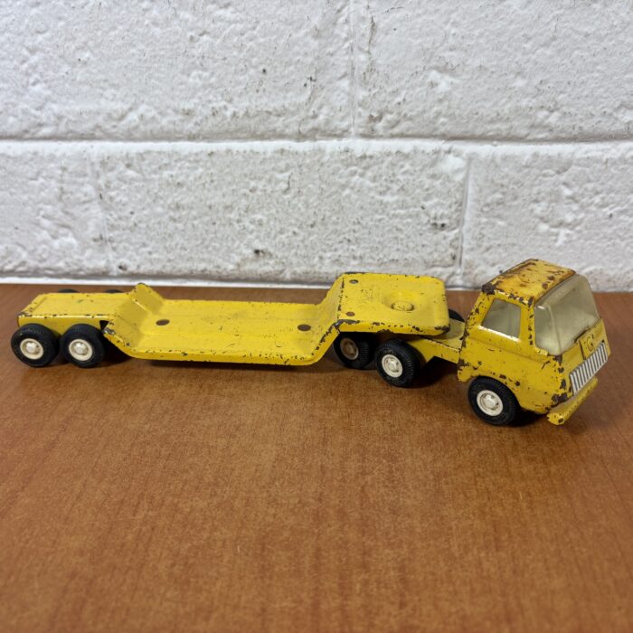 Lot 70: Vintage Pressed Steel Tonka Truck & Flatbed Trailer