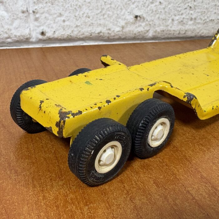 Lot 70: Vintage Pressed Steel Tonka Truck & Flatbed Trailer - Image 6