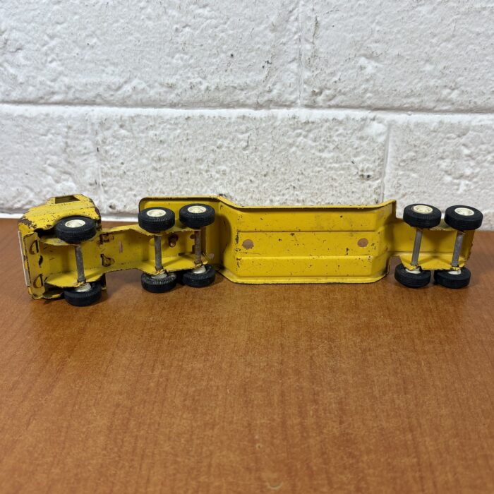 Lot 70: Vintage Pressed Steel Tonka Truck & Flatbed Trailer - Image 9