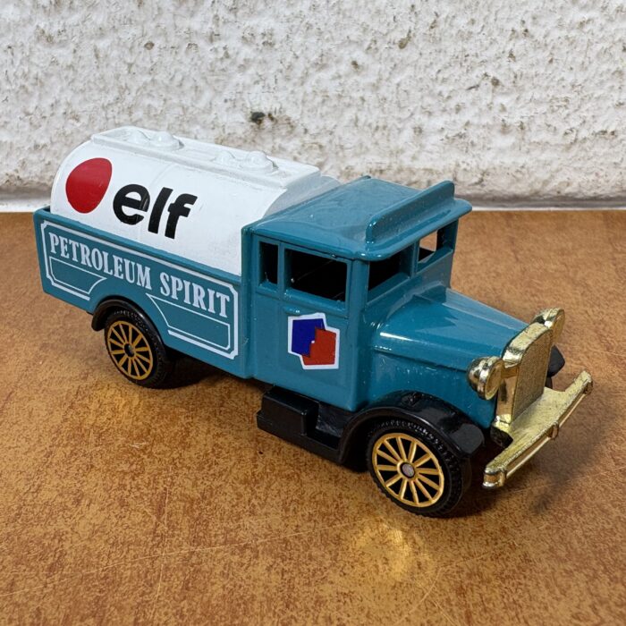 Lot 7: Corgi 'Elf Petroleum Spirit' Morris Truck (Made in GT Britain) - Image 3