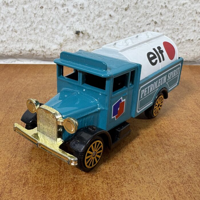 Lot 7: Corgi 'Elf Petroleum Spirit' Morris Truck (Made in GT Britain) - Image 4