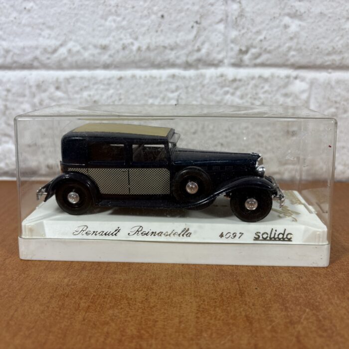 Lot 15: Solido Renault Reinastella (1:43) ~ Made in France