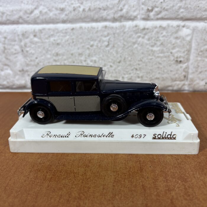 Lot 15: Solido Renault Reinastella (1:43) ~ Made in France - Image 2