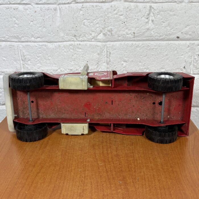 Lot 84: Vintage Pressed Metal Nylint Fire Department Model Truck - Image 8