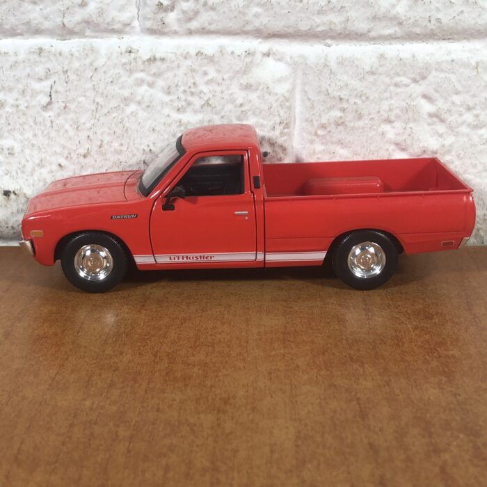 1973 Datsun 620 Pick-Up (1:24) - Image 4