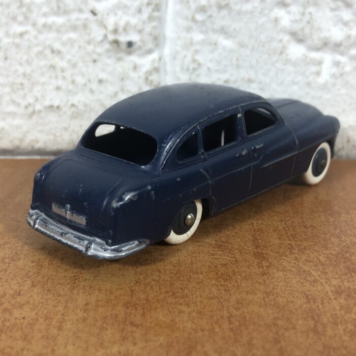 Vintage 1950s Dinky Toys Ford Vedette (Made in France) - Image 5