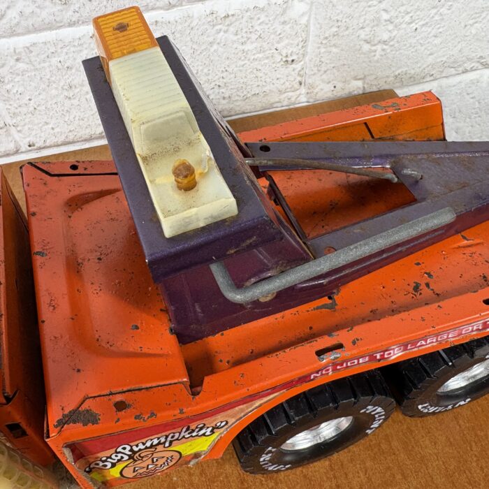 Lot 83: Vintage Pressed Metal Nylint 'Big Pumpkin' Model Tow Truck (Made in USA) - Image 7