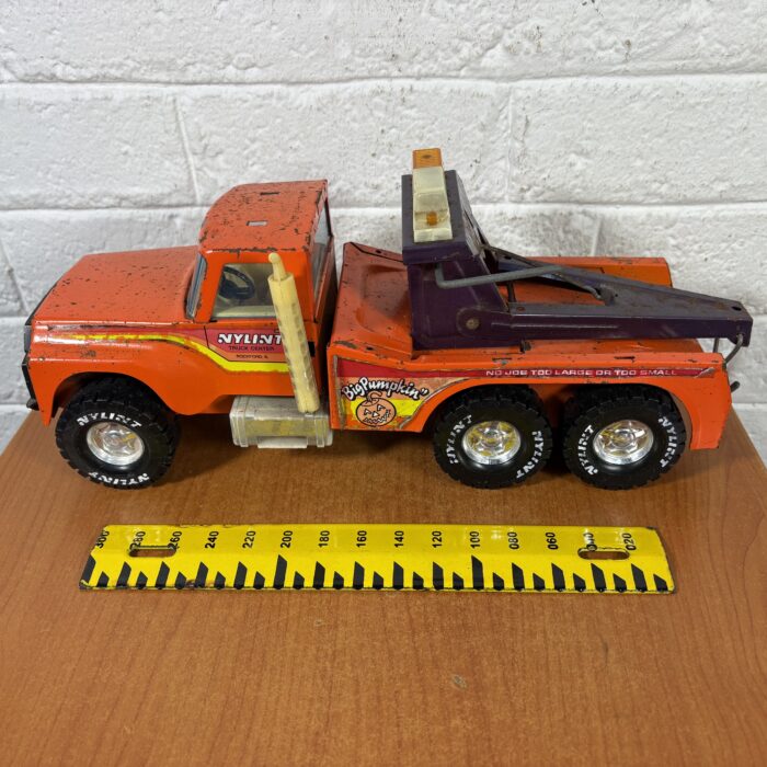 Lot 83: Vintage Pressed Metal Nylint 'Big Pumpkin' Model Tow Truck (Made in USA) - Image 12