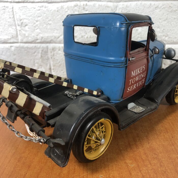 Vintage Style Metal Tow Truck Model - Image 9