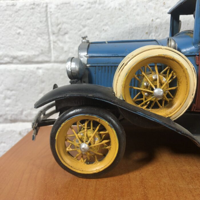 Vintage Style Metal Tow Truck Model - Image 5