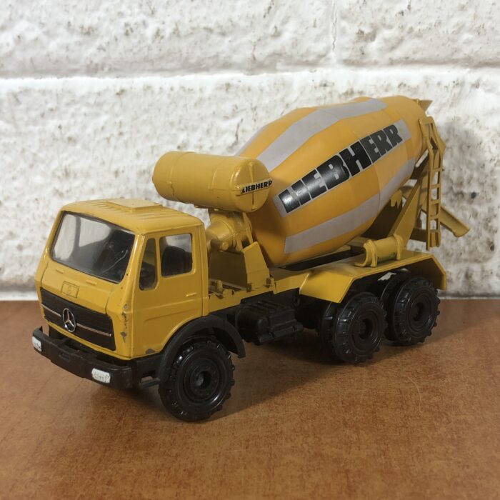 Vintage Conrad Mercedes-Benz Concrete Truck (1:50) - Image 2