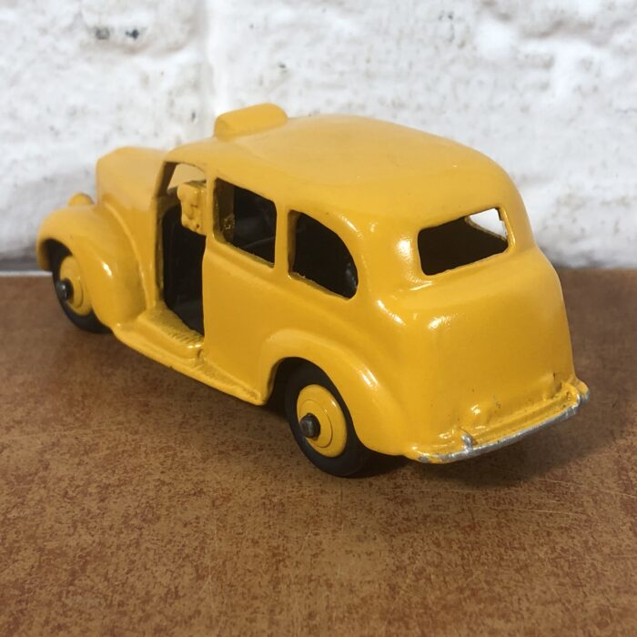 Dinky Toys ~ Austin Taxi (Made in England) - Image 4
