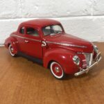 1940 Ford Sedan (1:18)