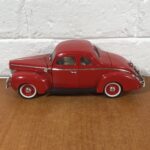 1940 Ford Sedan (1:18) - Image 4