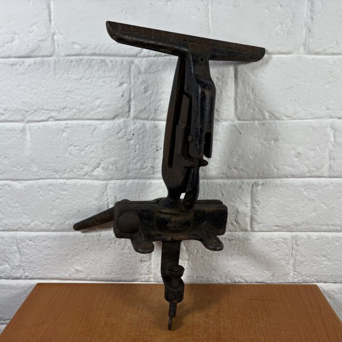 Vintage Henry Disston & Sons USA No.1 Saw Clamp with Saw - Image 5