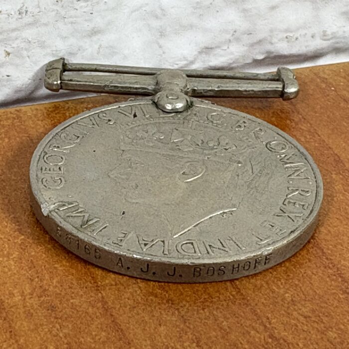 Vintage WW2 Military Medal - Image 4