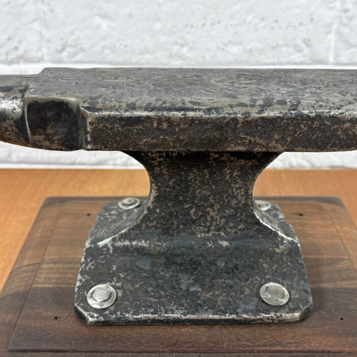 Vintage Anvil - Image 4