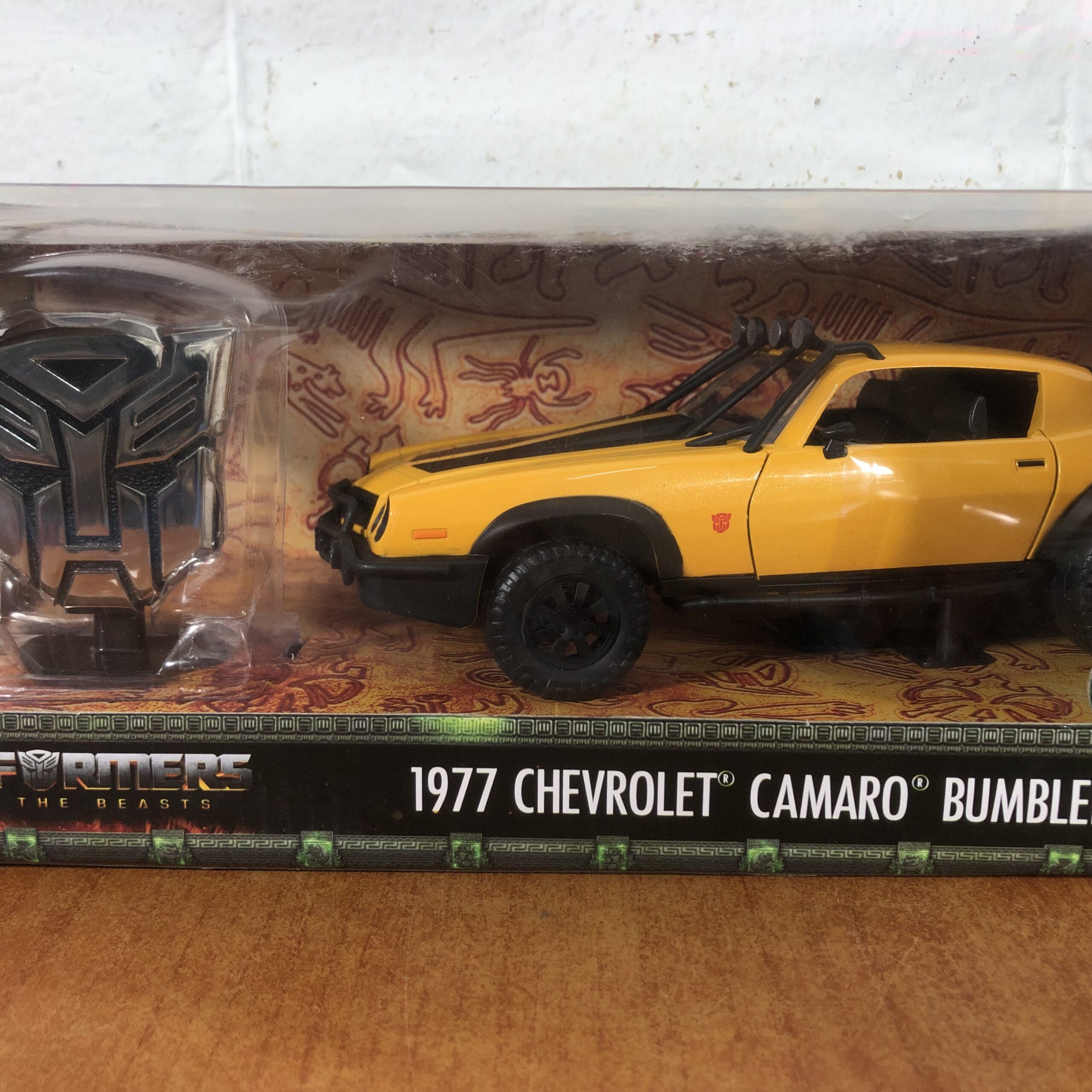 Transformers 1977 Chevrolet Camaro Bumblebee (1:24) - Image 3