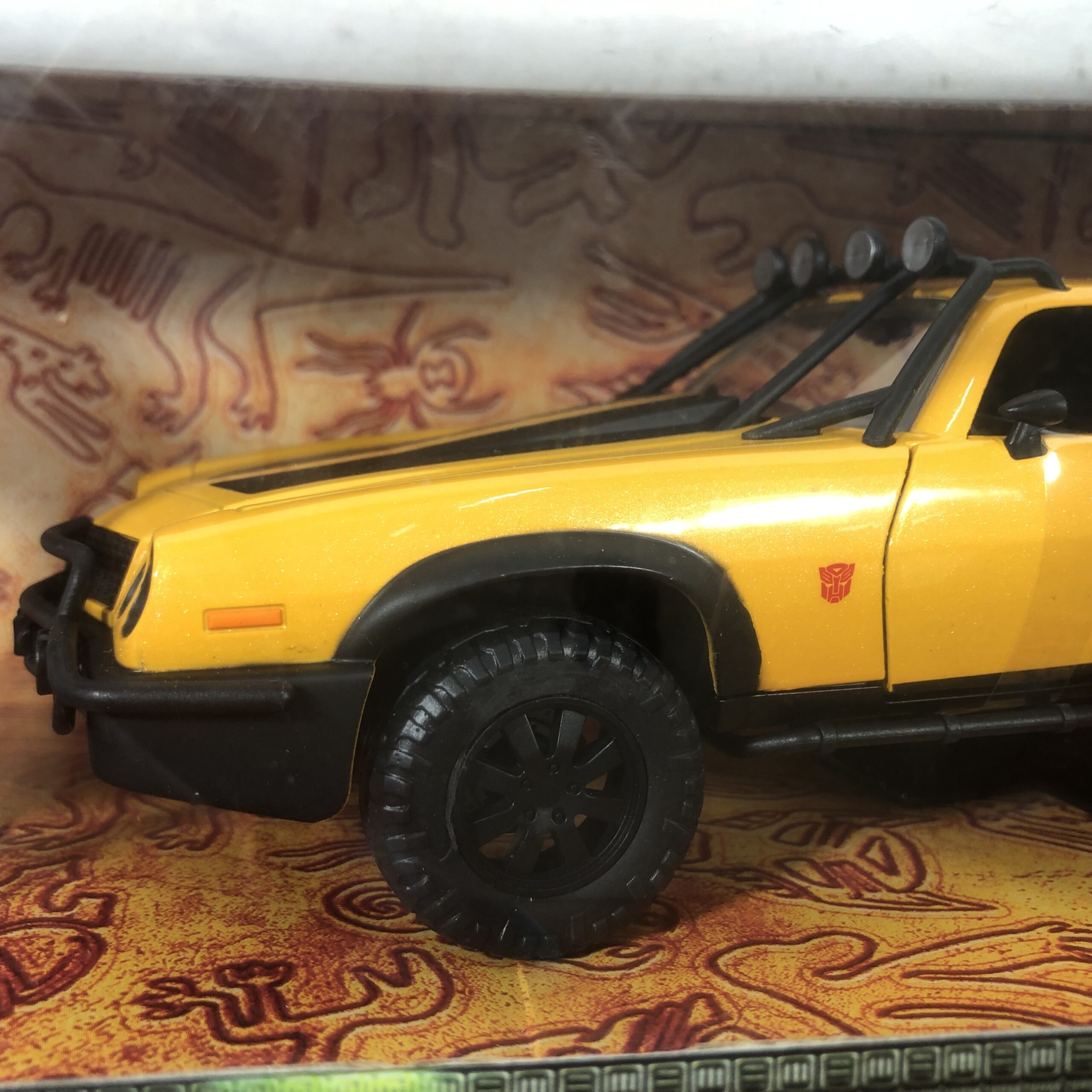 Transformers 1977 Chevrolet Camaro Bumblebee (1:24) - Image 4