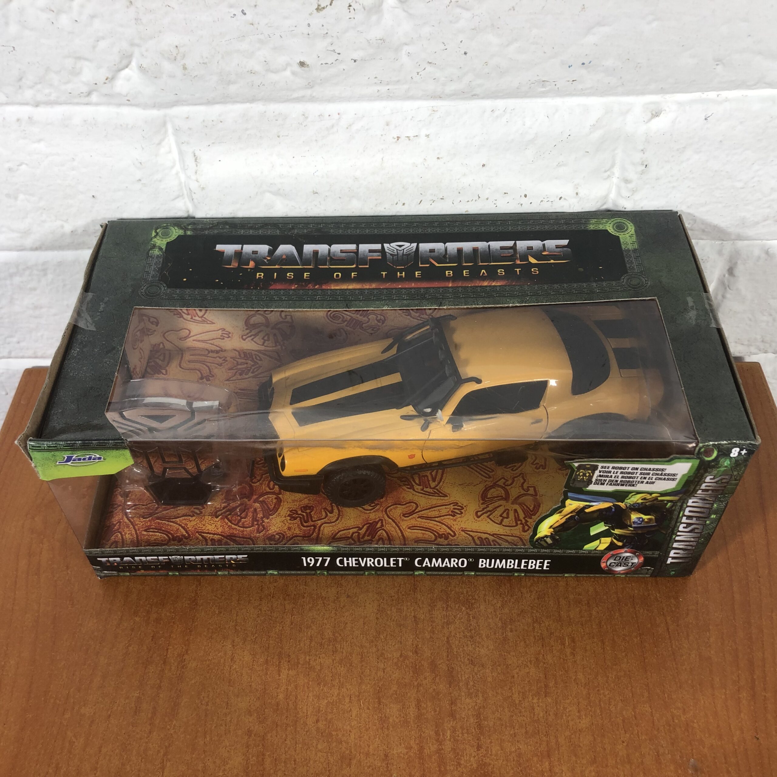 Transformers 1977 Chevrolet Camaro Bumblebee (1:24) - Image 7